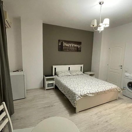 Centru Charming New Apartament Piata Universitate Apartman Bukarest Kültér fotó