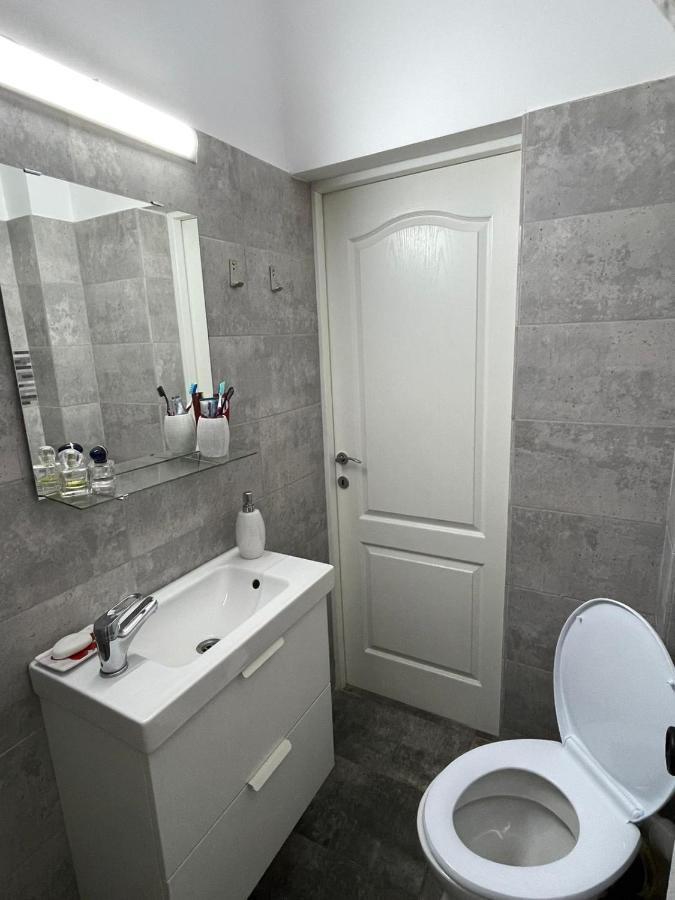 Centru Charming New Apartament Piata Universitate Apartman Bukarest Kültér fotó